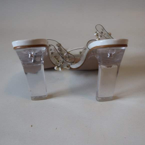Shag Boutique White Patent Leather Sandals With Pearl Details 36 US/6 * - Picture 5 of 8